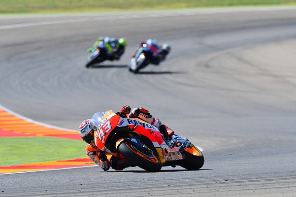 Marc Marquez leads Valentino Rossi and Jorge Lorenzo Aragon MotoGP 2016 Marc Marquez leads Valentino Rossi and Jorge Lorenzo Aragon MotoGP 2016