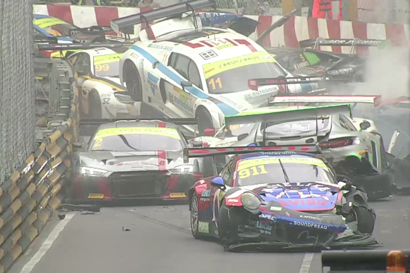 Macau FIA GT World Cup 2017 qualifying race crash Macau FIA GT World Cup 2017 qualifying race crash