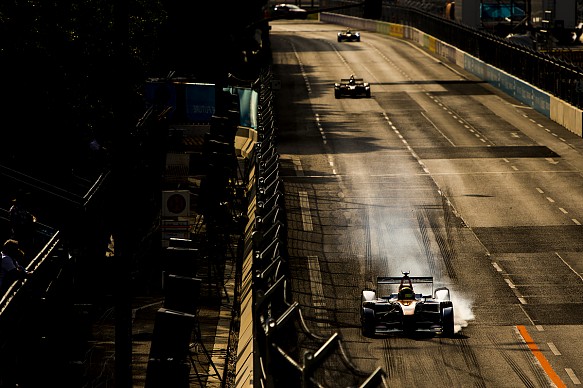 Ma Qing Hua locks up, Formula E, Berlin, 2016 Ma Qing Hua locks up, Formula E, Berlin, 2016