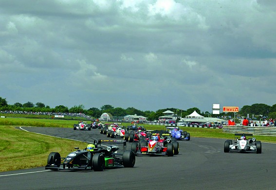 British F3 Castle Combe 2004 British F3 Castle Combe 2004