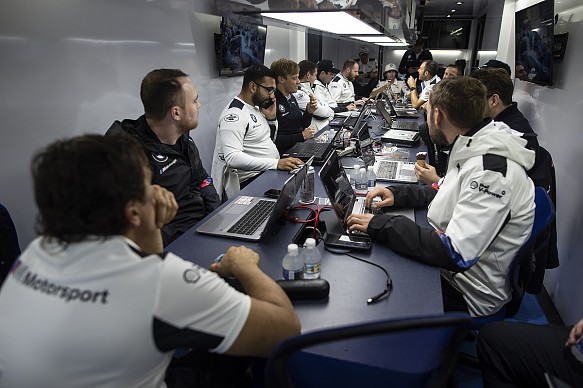 BMW Team RLL team meeting with Alex Zanardi BMW Team RLL team meeting with Alex Zanardi