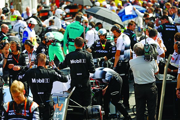 Engineers on the grid Formula 1 2016 Engineers on the grid Formula 1 2016