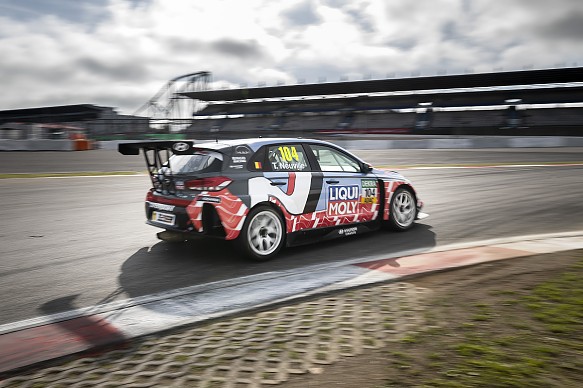 Thierry Neuville TCR Thierry Neuville TCR