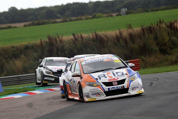 Sam Tordoff AmD Tuning Thruxton BTCC 2019 Sam Tordoff AmD Tuning Thruxton BTCC 2019